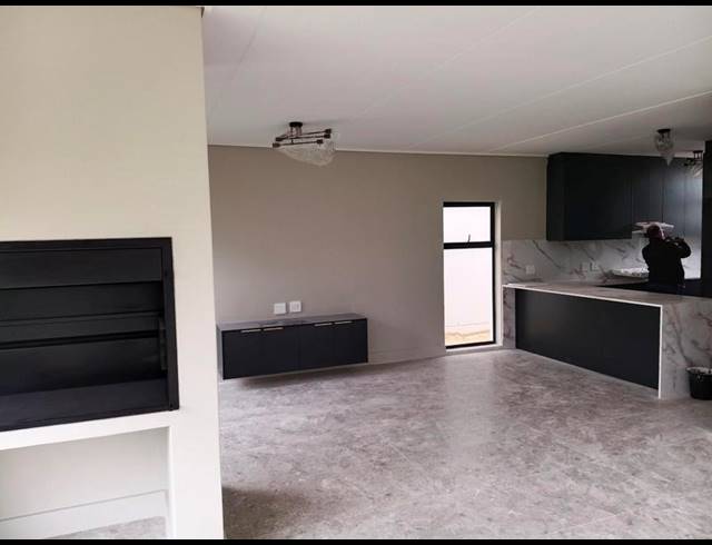 3 BEDROOM PROPERTY TO RENT IN UITZICHT